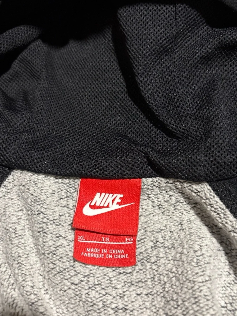 Nike Men’s Gray & Black Full-Zip Hooded Windbreaker